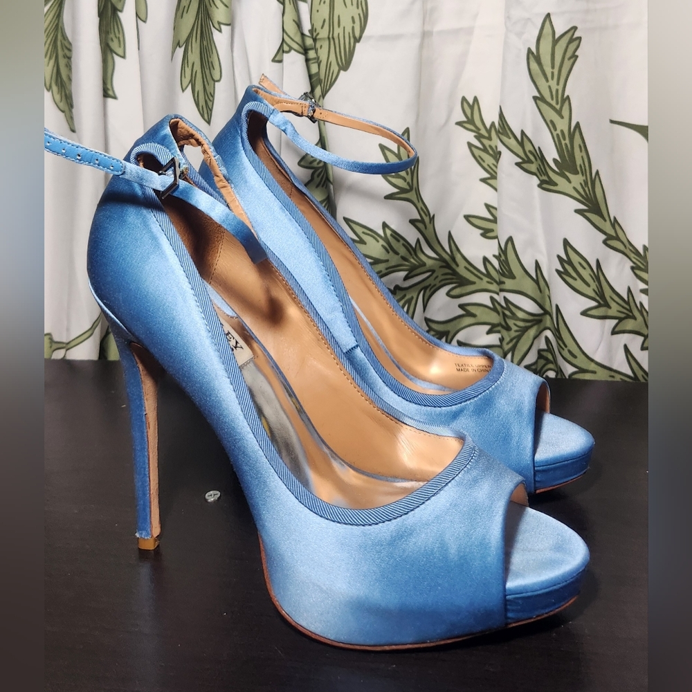 Badgley Mischka Aria Capri Blue Platform Stilettos Size 8